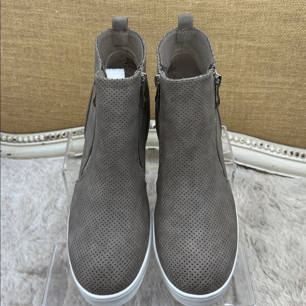 Journee Collection perforated faux